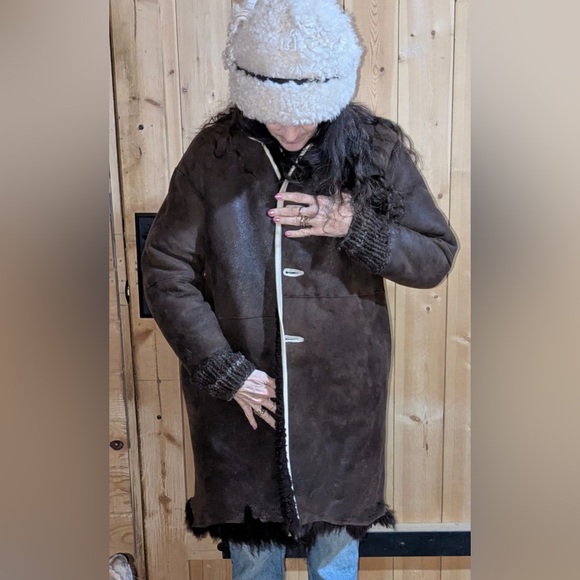 Milena Silvano Brown and Cream Shearling Moon Coat - Picture 6 of 8